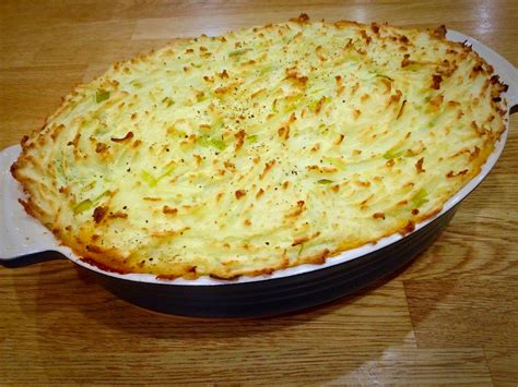 Learn how to prepare rich and flavorful shepherd's pie with food network's amazing recipes. Shepherd's Pie with leftover meat - A Wee Pinch of Sugar