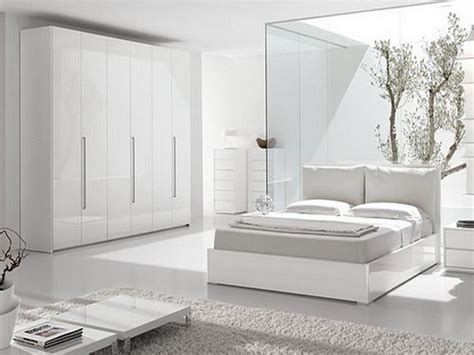 Shop suites in luxurious pearl with a panel bed as the centerpiece, or select a casual ivory platform design. White Contemporary Bedroom Furniture - Decor IdeasDecor Ideas