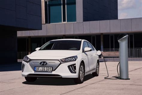 Hyundai Creates The Worlds First Multi Collision Airbag System