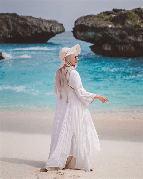 Style ootd hijab ke pantai ala selebgram 6 tips memilih busana hijab buat ke pantai. 5 Ide Outfit Hijab Buat Liburan ke Pantai ala Selebgram. Nyaman dan Modis! - Semua Halaman ...