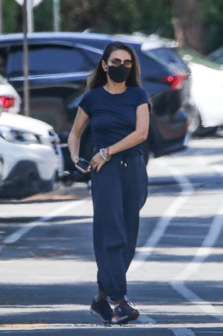 Mila Kunis Running Errands In Los Angeles Mila Kunis Picture 109173696 454 X 683 Fanpixnet