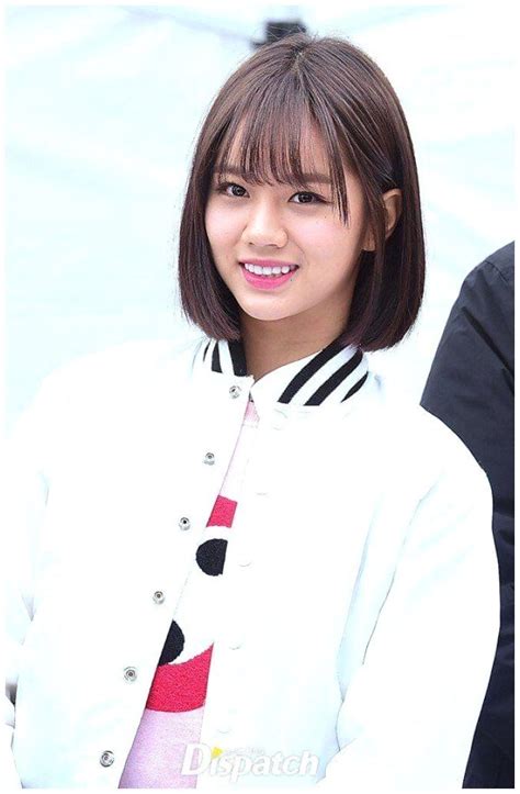 Korean Short Haircuts For Round Faces In 2021 Korean Short Hair Hairstyles With Bangs Short