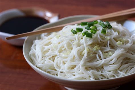 La cuisine japonaise traditionnelle est concentrée sur les protéines végétales : NOUILLES JAPONAISES BLÉ TENDRE (SOMEN) - LONGEVITY ...