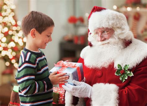 17 San Antonio Spots To Take Christmas Photos With Santa