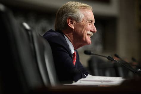 Senator Angus King Knows That Being A Man Without A Party Comes With