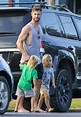 Hollywood actor Chris Hemsworth and wife Elsa Pataky go barefoot for ...