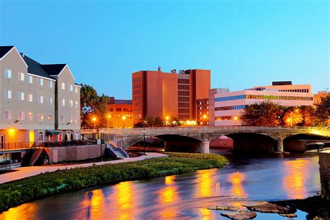 Chartered in 1856 on the banks of the big sioux river, the city is situated on the prairie of the great plains at the junction of interstate 90 and interstate 29. Sioux Falls, SD | 10 Awesome Cities With Little to No ...
