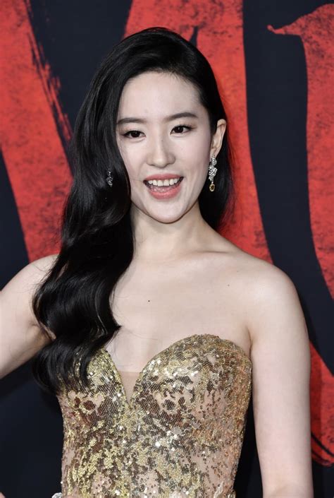 Liu Yifei At The World Premiere Of Mulan In La Celebrities At The