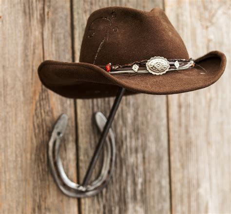 Horseshoe Hat Rack Rustic Upcycled Western Cowboy Hat Barn Etsy