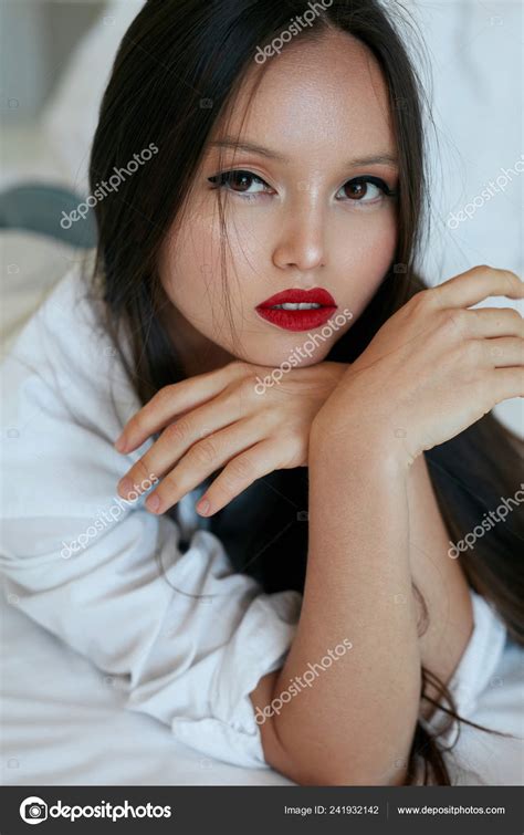 red lipstick makeup asian saubhaya makeup