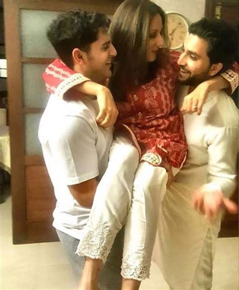 But i always find the best news straight from the tin and present them to you! Ahad Raza Mir Just took a Picture with His Mom and Brother ...