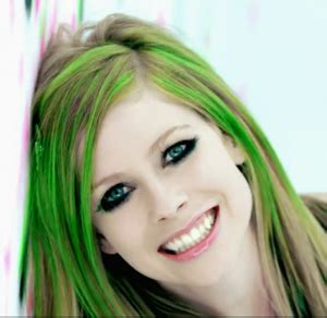 Avril Lavigne Releases Smile Video