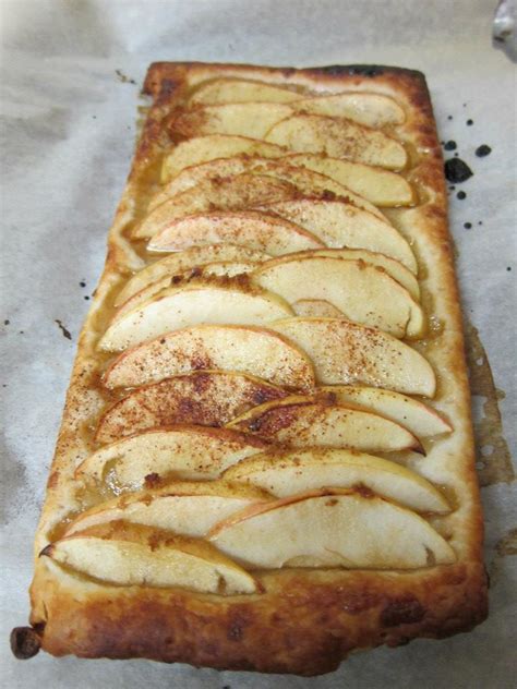 This dessert was often baking in the oven on a sunday afternoon. MyFridgeFood - Apple Tart