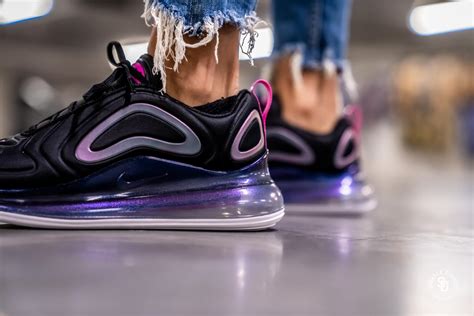 The nike air max 720 goes bigger than ever before with nike's tallest air uni. Nike Women's Air Max 720 SE Black/Laser Fuchsia-White ...