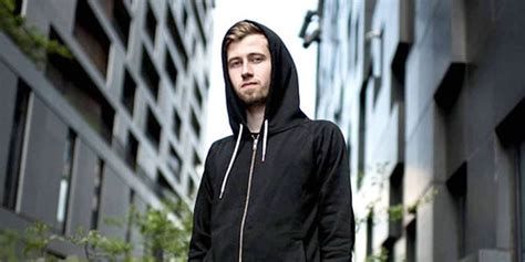 Walker has two siblings, camilla (older sister) and andreas (younger brother). Alan Walker Net Worth 2021 (DJ Walkzz)