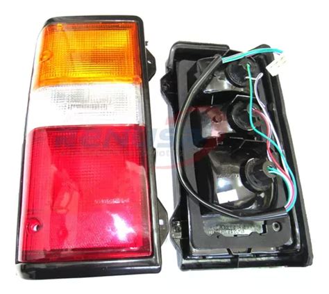 Faro Posterior Izquierdo Depo Nissan Urvan Motor 87 92 Envío gratis