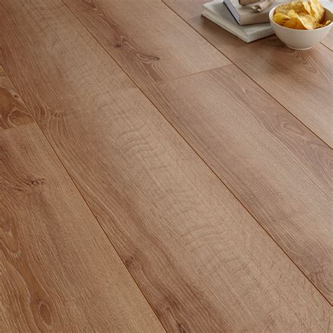 L laminate flooring (597.45 sq. Colours Brown Natural Oak Effect Laminate Flooring 1.75m² ...