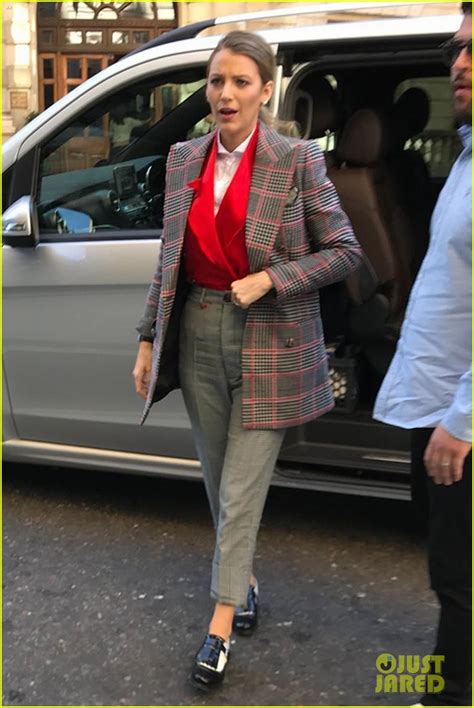 Blake Lively Anna Kendrick Bring A Simple Favor To Paris Photo