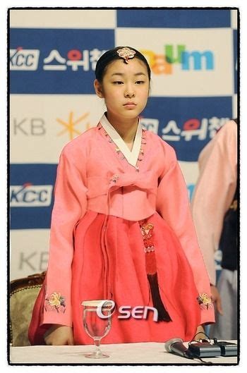 yuna kim hanbok korean traditional traditional dresses kim yuna dress outfits dress up
