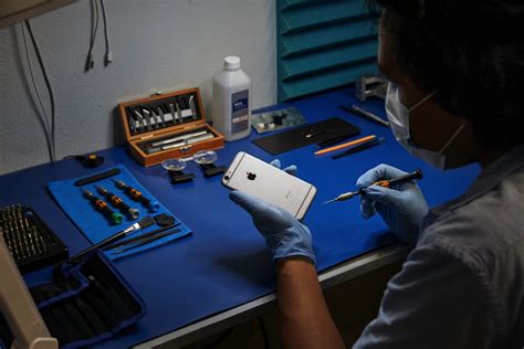 Apple Takes Its Iphone Independent Repair Program International