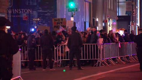 arrests made at third night of anti trump protests in new york city outside trump tower abc7