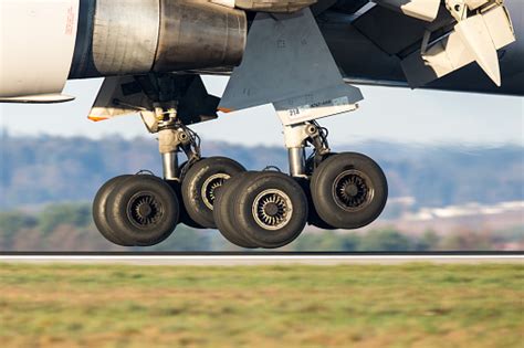 Boeing 767 Main Landing Gear Stock Photo Download Image Now Istock