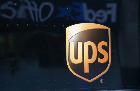 Ups Has Been Transporting Cargo In Self Driving Trucks For Months Complex