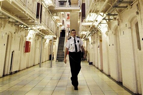 Prison Officers Condemn Disgraceful Government Offer To Extend