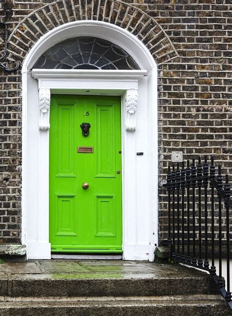 8 Unusual Colors You Havent Considered For Your Front Door But