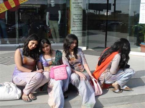 Xxx Art High Desi Indian Sexy Girls Celebrating Holi Festival With Wet