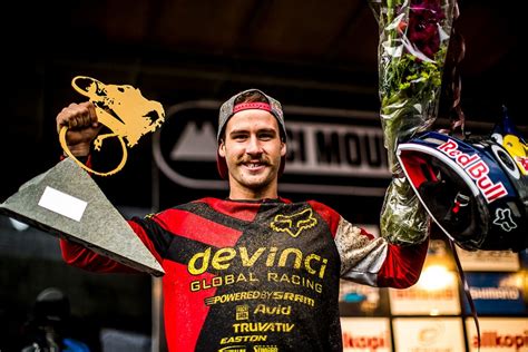 #longlivechainsaw otro desayuno amargo por la pérdida de un compañero de profesión/pasión… descansa en paz steve smith. Stevie Smith, downhill sensation, died of brain injury at ...