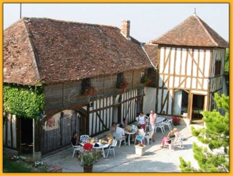 La loge pomblin chambres d'hôte. Aux Colombages Champenois : chambre d'hote Laubressel, Aube