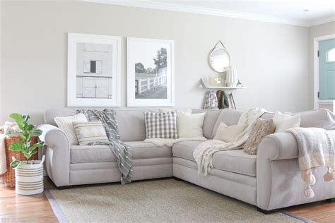 How To Choose Throw Pillows For A Gray Couch The Diy Playbook Couch