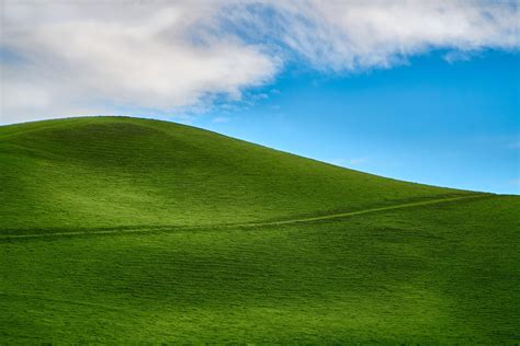 Windows Green Hills Background