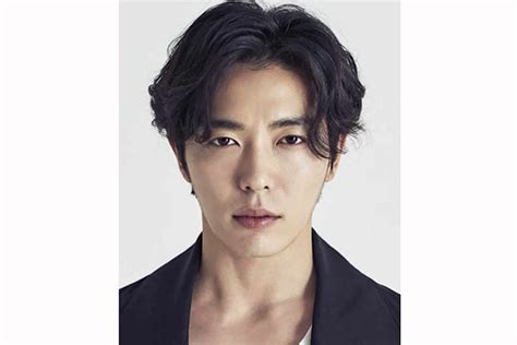 10 Model Rambut Pria Korea Untuk Wajah Lonjong Atau Panjang 2023