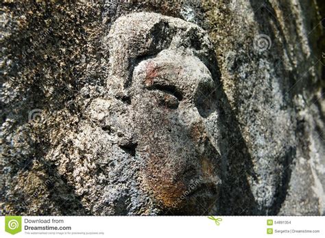 Esculturas De Piedra Del Rostro Humano Foto De Archivo Imagen De