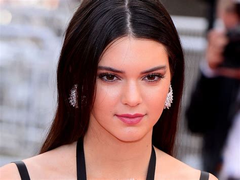 Kendall Jenner Dévoile Un Side Boob Sur Instagram Closer