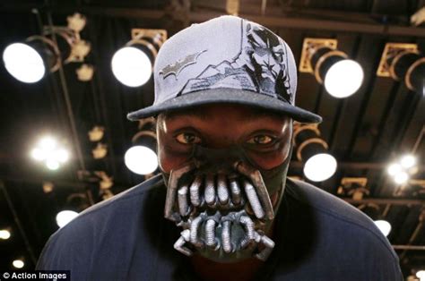 .a face mask at a news conference promoting his heavyweight fight against dereck chisroa on 23 may. Dereck Chisora wears Bane mask during workout session ...