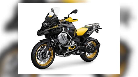 Its striking black and yellow design is reminiscent of the iconic r 100 gs with very special get the r 1250 gs ready for your adventures with a variety of styles and features: 2021 BMW R 1250 GS Family Celebrates 40 Years Of GS