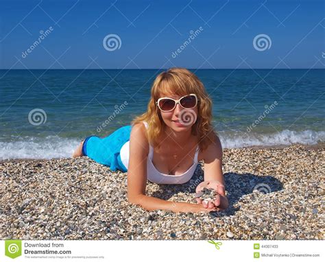 Beautiful Girl In Sunglasses On The Beach Stock Image Image Of Happy