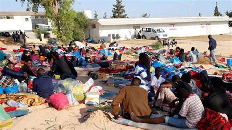 ليبيا مفوضية اللاجئين تعلق عملها في طرابلس بعد فرار مئات المهاجرين غير الشرعيين Mnamerica