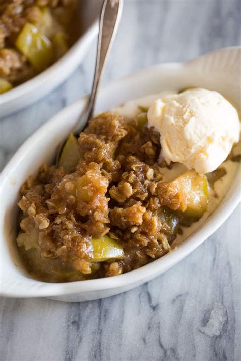 Toss melted butter with flour and sugar, then stir in oats. Instant Pot Apple Crisp | Recipe | Instant pot recipes ...