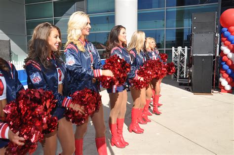 Houston Texans Cheerleaders Hold Dance Class For 10 Abc13 Houston