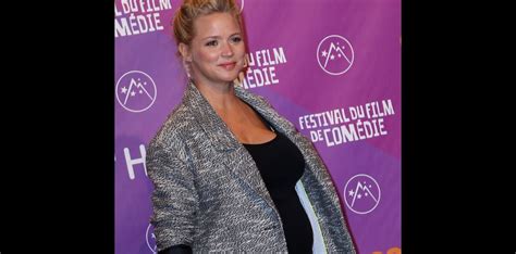 Virginie efira was born on may 5, 1977 in brussels, belgium. Virginie Efira enceinte de son premier enfant : Elle pose radieuse et amoureuse - Purepeople