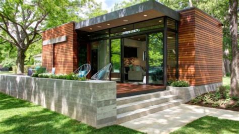 Living In A Tiny House Modern And Luxurious Tiny House With A Beautif