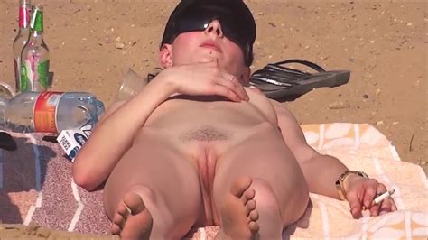 Girls On The Beach With Shaved Pussies And Nice Butts