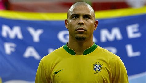 Hd Wallpaper Football Star Brazil Legend Player Real Madrid Team