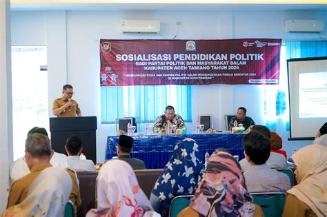 Pj Bupati Aceh Tamiang Membuka Sosialisasi Dan Pendidikan Politik Media Advokasi Tajam Dan