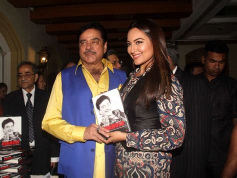 The Reason Why Sonakshi Is Scared To Read Shatrughan Sinhas Biography Ndtv Movies