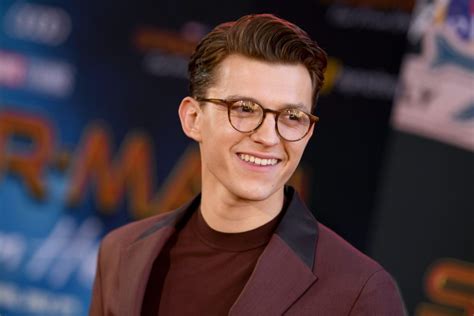 As of 2021, he is 25 years old along with 5 feet and 8 inches tall in height. Tom Holland Wiki, Height, Weight, Age, Boyfriend, Family ...